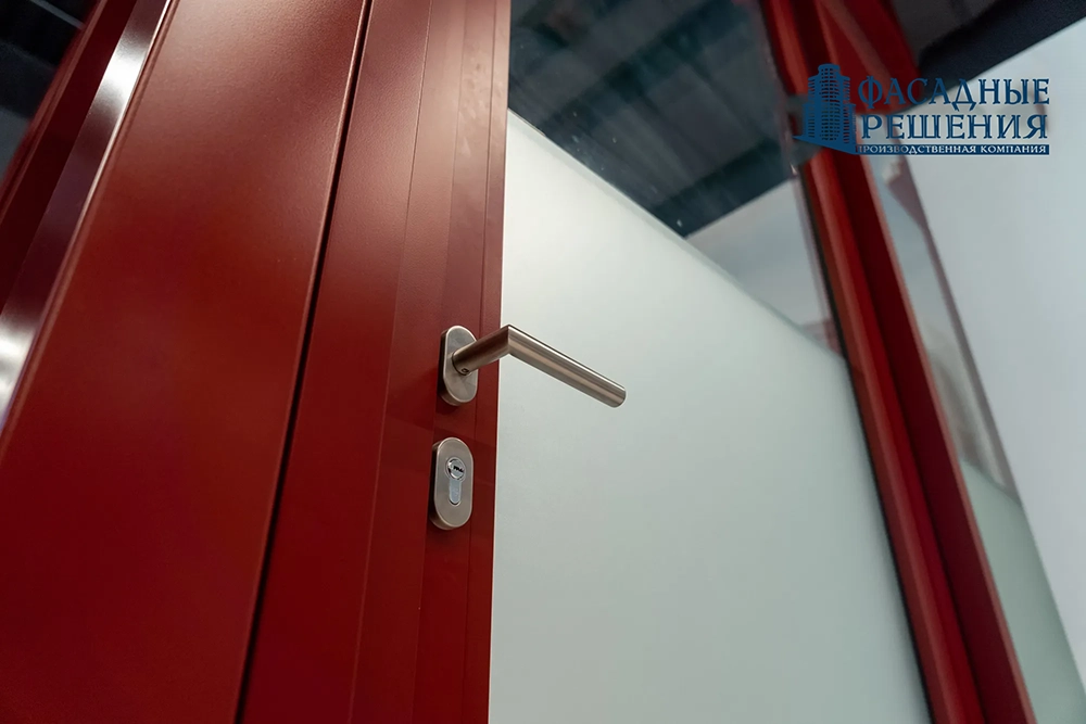 Распашные алюминиевые противопожарные двери